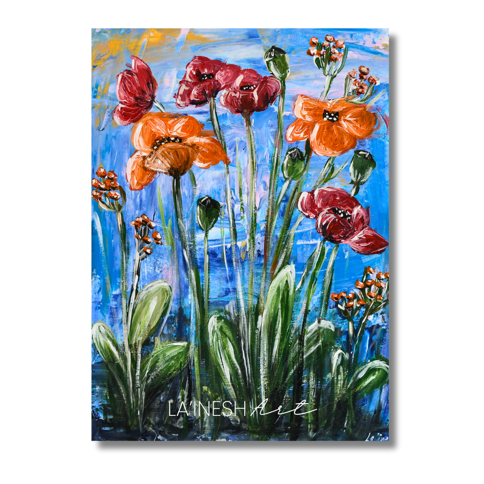 Blumenmalerei mit Mohnblumen auf einem blauen Hintergrund. 